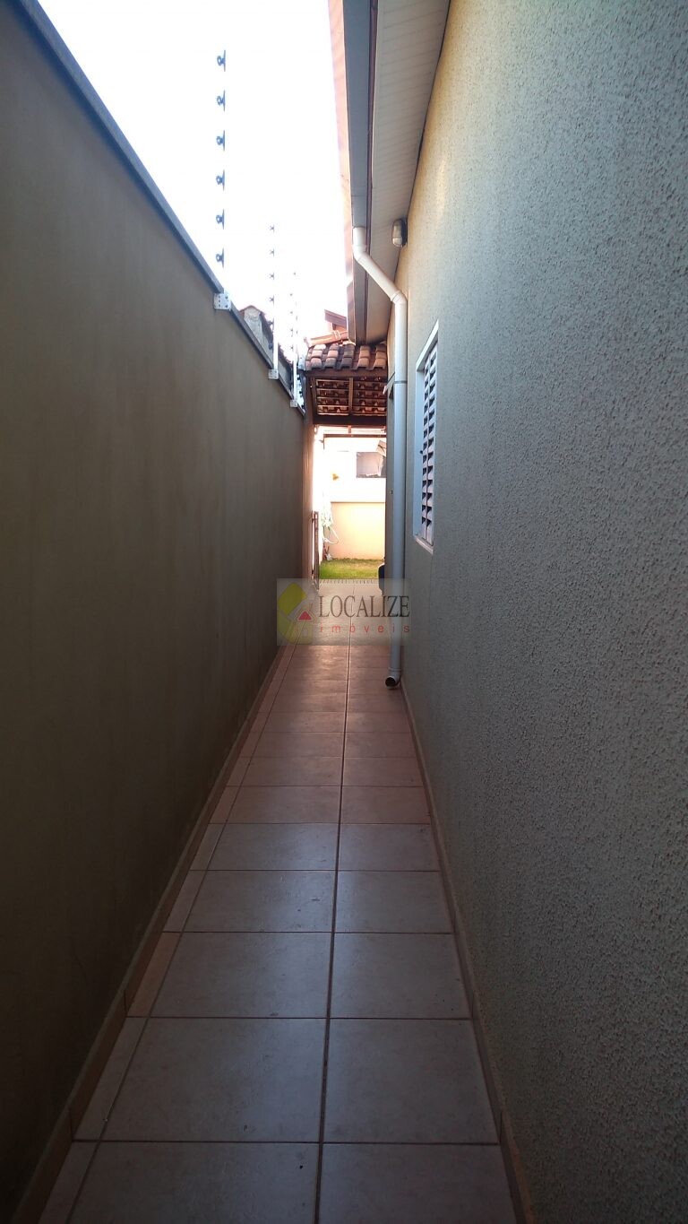 Casa à Venda em Mogi Mirim Casa à Venda em Mogi Mirim