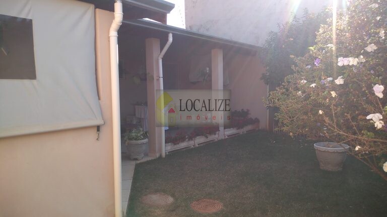 Casa à Venda em Mogi Mirim Casa à Venda em Mogi Mirim