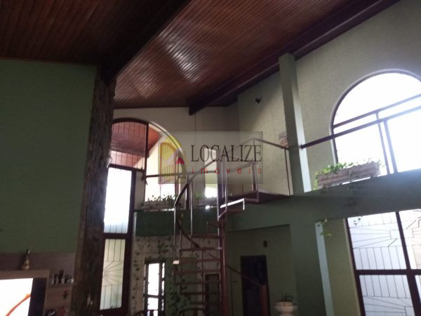 Sobrado à Venda na região Central de Mogi Mirim