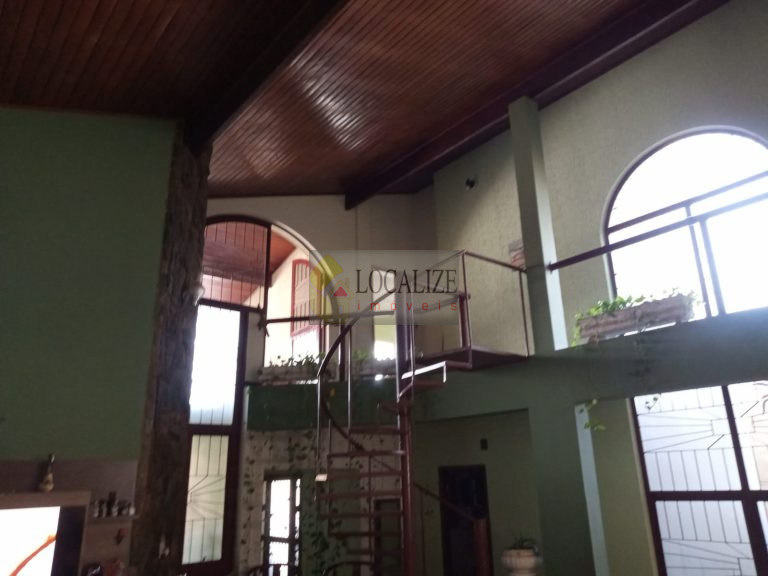 Sobrado à Venda na região Central de Mogi Mirim