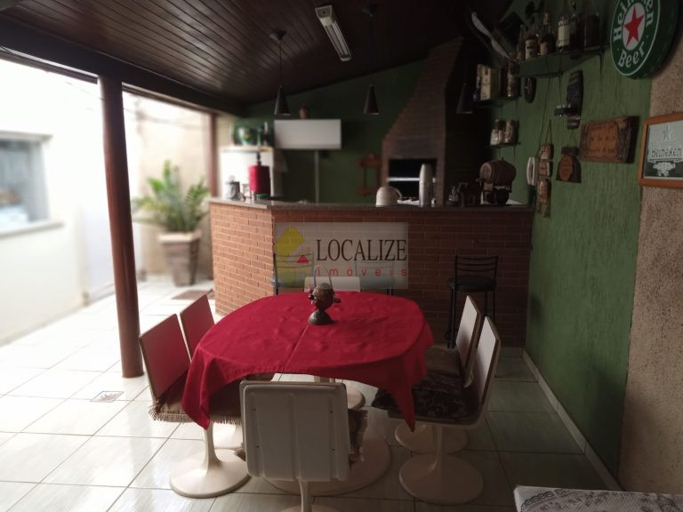 Sobrado à Venda na região Central de Mogi Mirim