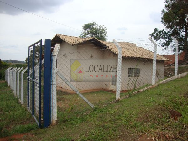 Chácara à Venda em Mogi Mirim Próximo a Cachoeira