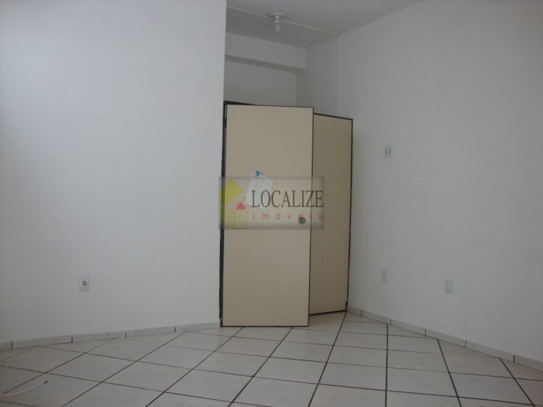 Sala no Centro de Mogi Mirim