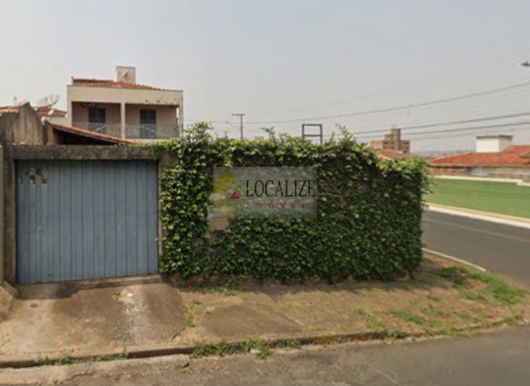 Casa á Venda no Jardim Centenário em Mogi Guaçu